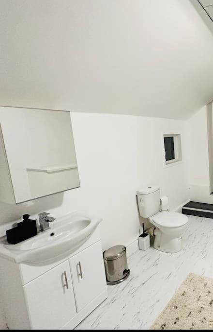Bespoke 2 Bedroom Apt Derby City Exterior foto