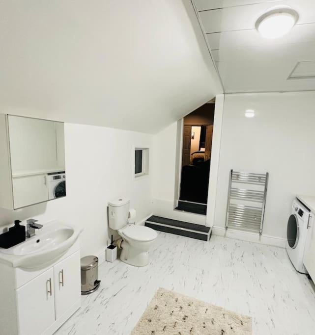 Bespoke 2 Bedroom Apt Derby City Exterior foto